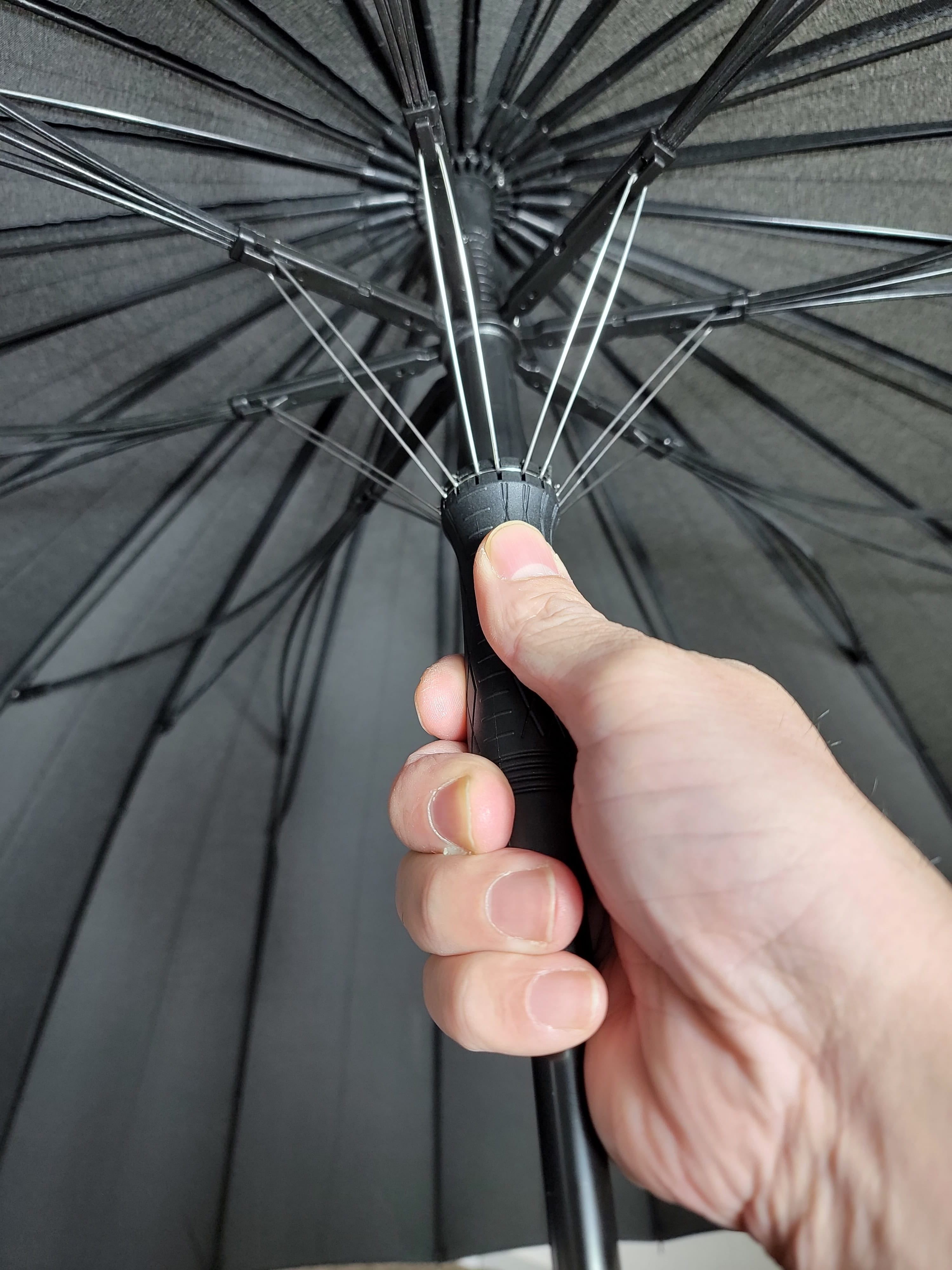 握りやすいグリップ